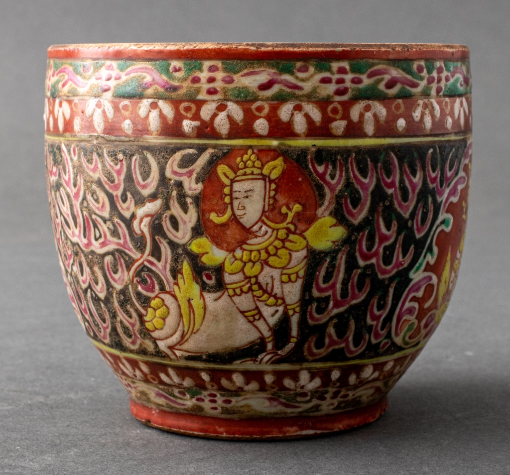 ANTIQUE THAI BENCHARONG CERAMIC