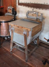 ANTIQUE 'THOR' WASHING MACHINE