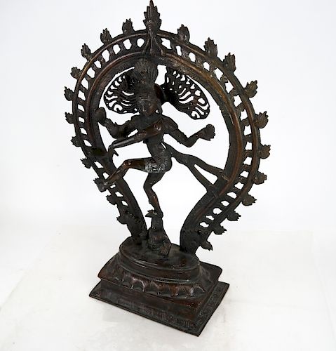 ANTIQUE TIBETAN BRONZE SCULPTURE OF