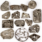 ANTIQUE TIN COOKIE CUTTERS.<br