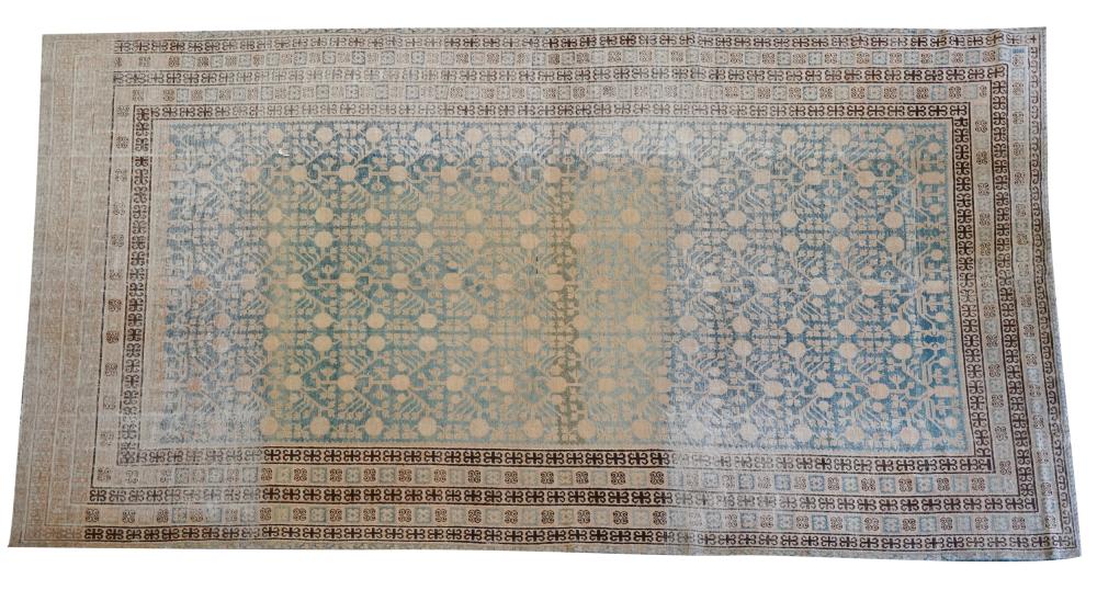 ANTIQUE TURKESTAN RUGAntique