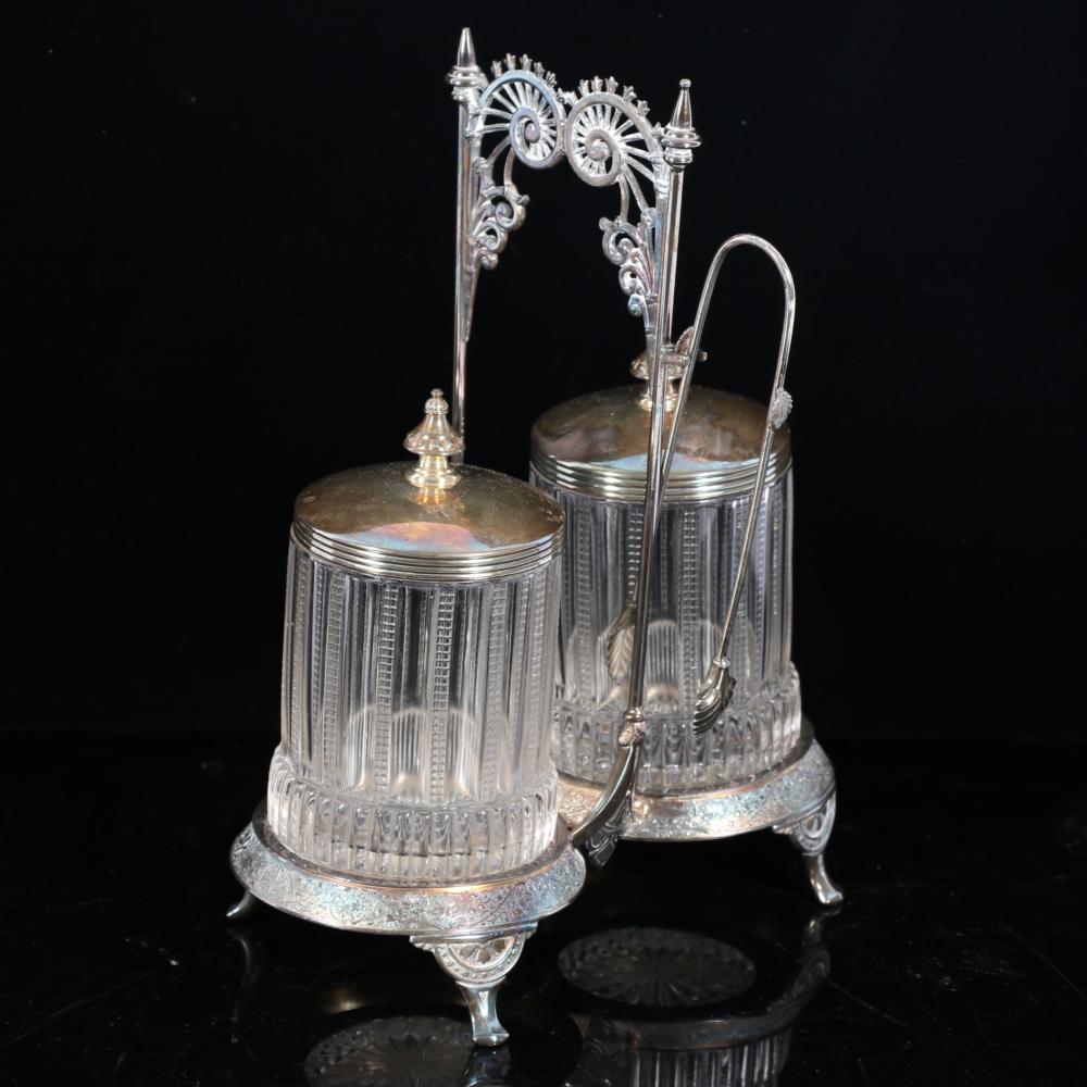 ANTIQUE VICTORIAN AESTHETIC