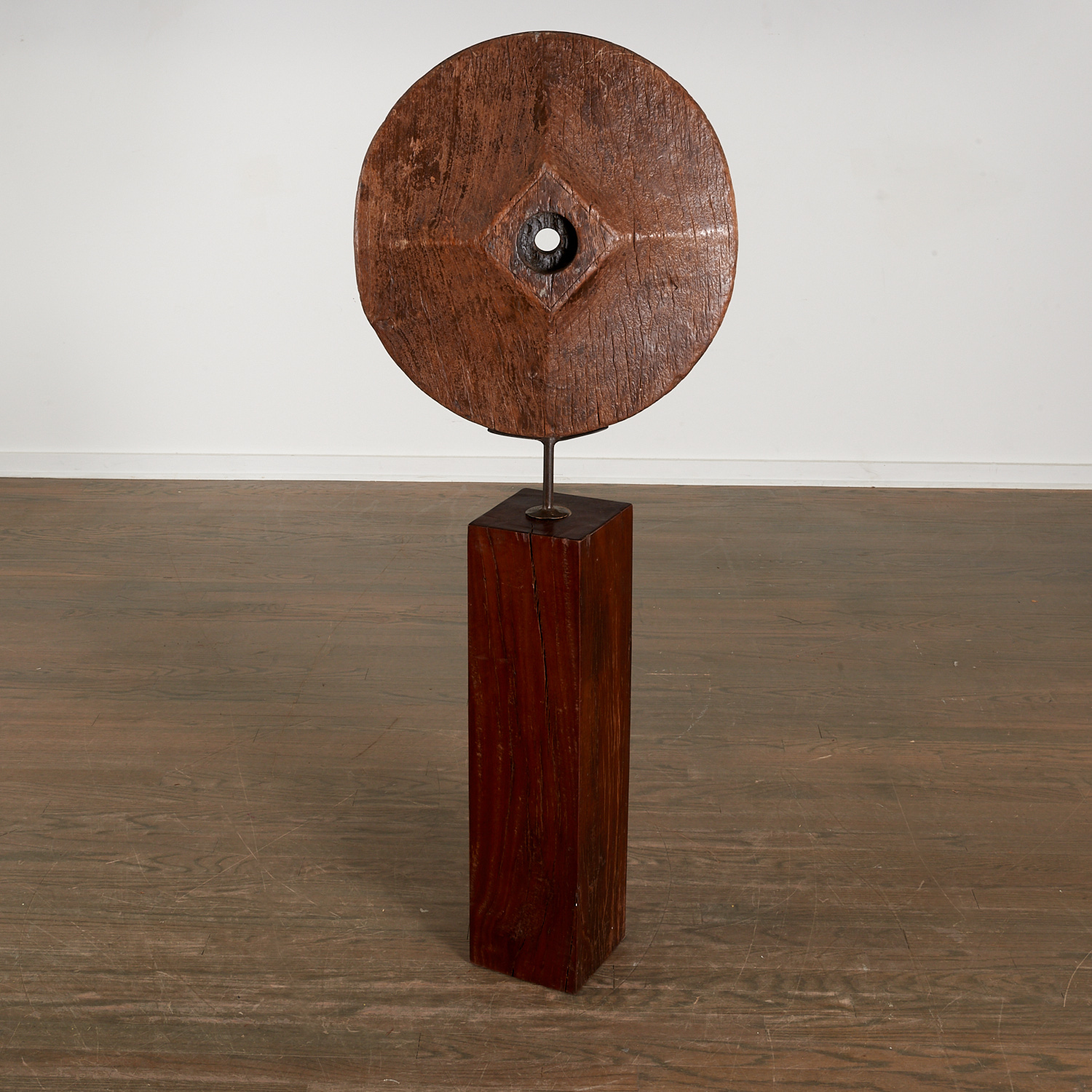 ANTIQUE WAGON WHEEL MOUNTED AS FOLK
