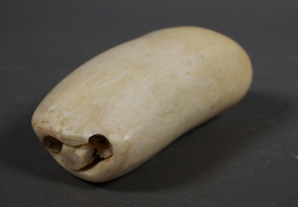 ANTIQUE WHALE TOOTH SCRIMSHAW