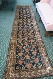 ANTIQUE WOOL RUNNER: 154" (12'