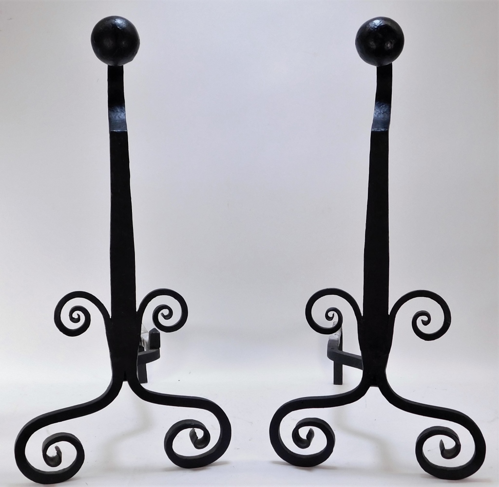 ANTIQUE WROUGHT IRON CANNONBALL TOP