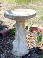 ANTIQUES CEMENT BIRD BATH<br>1
