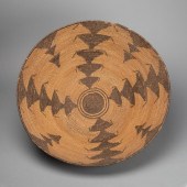 APACHE, BASKETRY TRAY, CA. 190