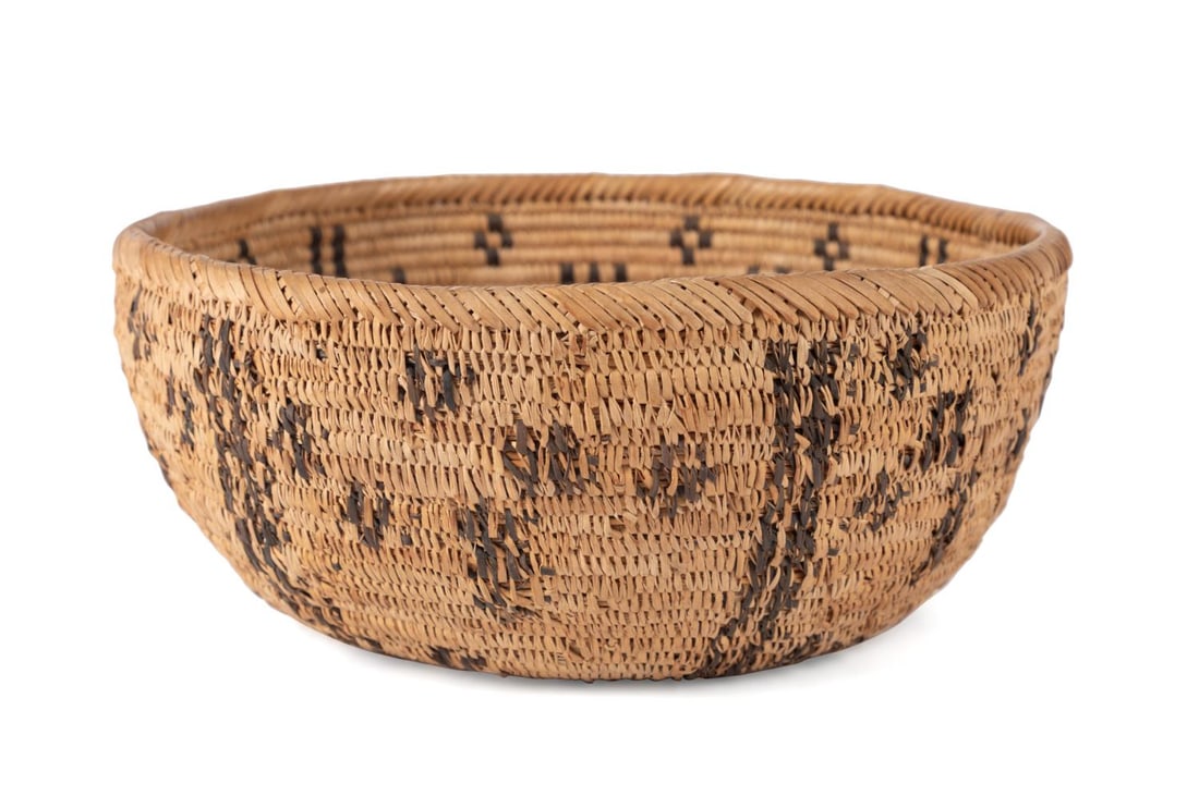 APACHE OR HAVASUPAI COILED BASKETRY
