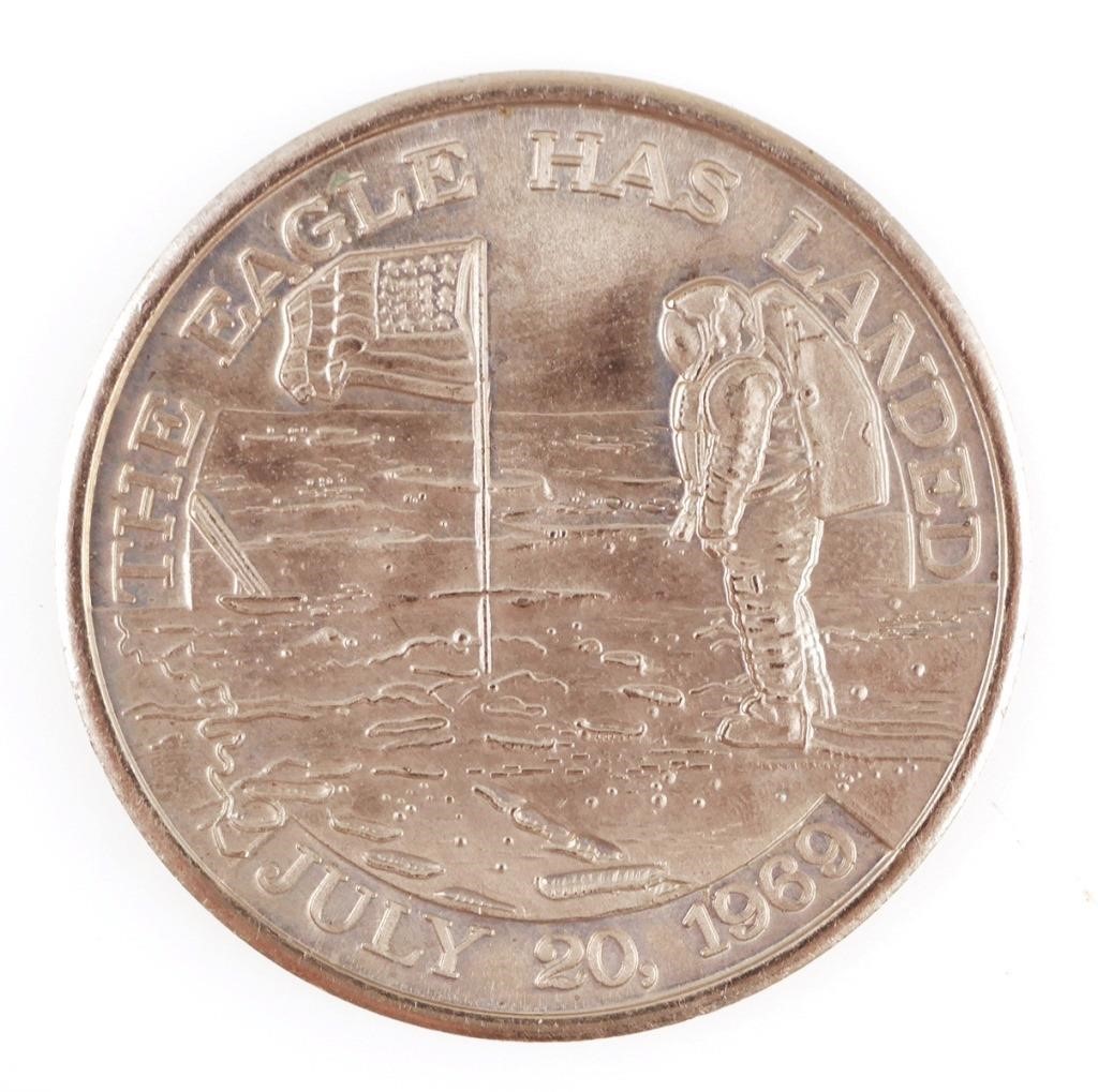 APOLLO 11 COIN SPACE FLOWNFlight