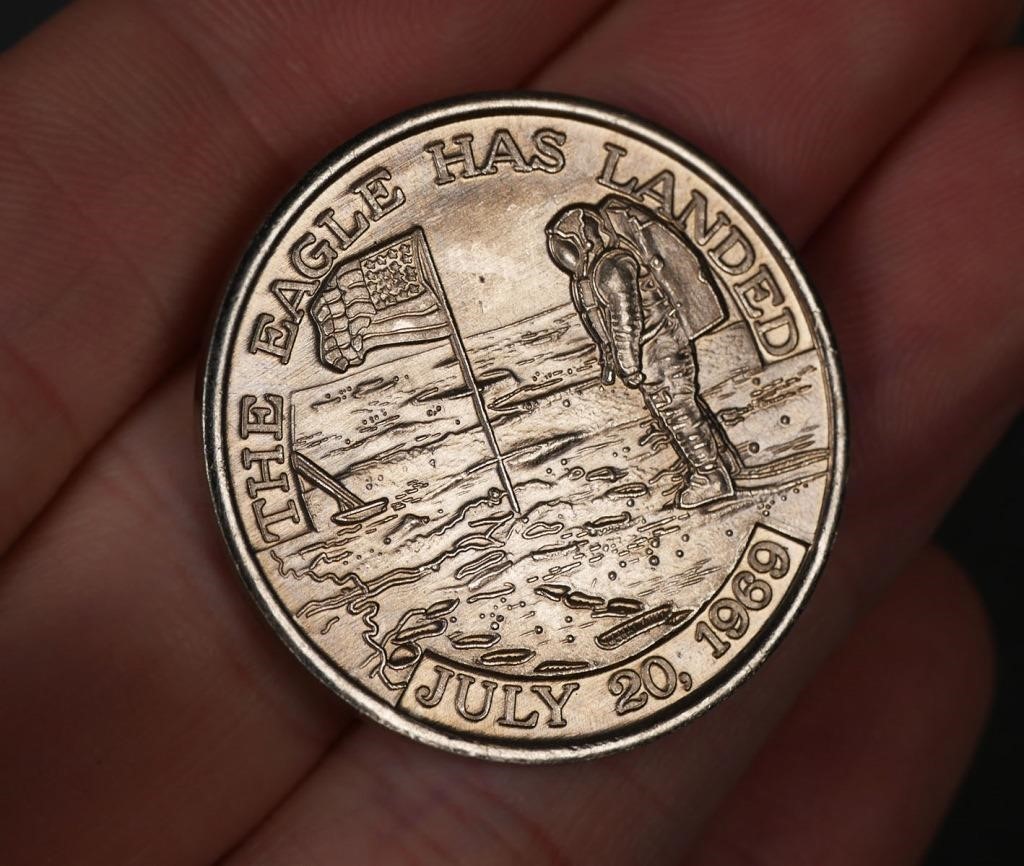APOLLO 11 COIN SPACE FLOWNFlight