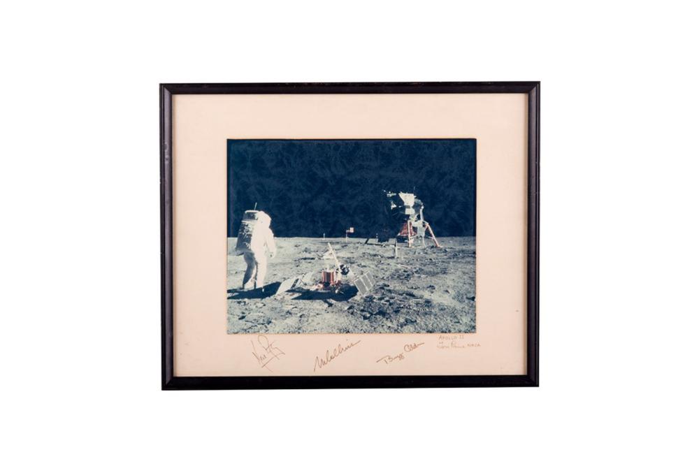 APOLLO 11 SPACE WALKsurface of