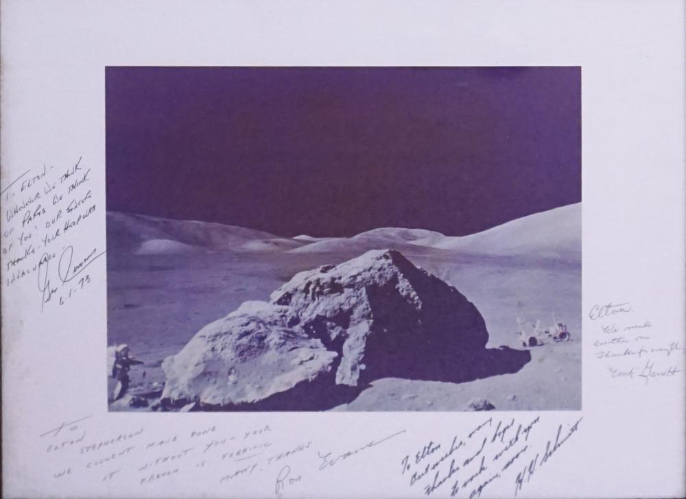 APOLLO 17 BLACK AND WHITE