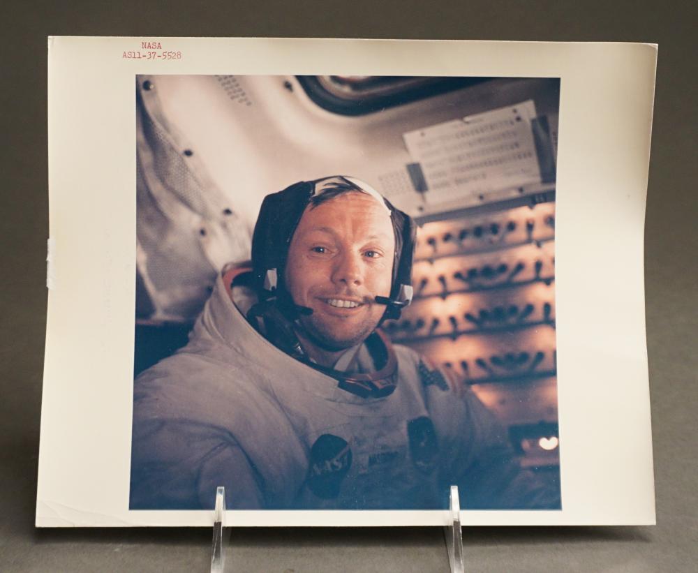 APOLLO XI, ARMSTRONG ABOARD THE