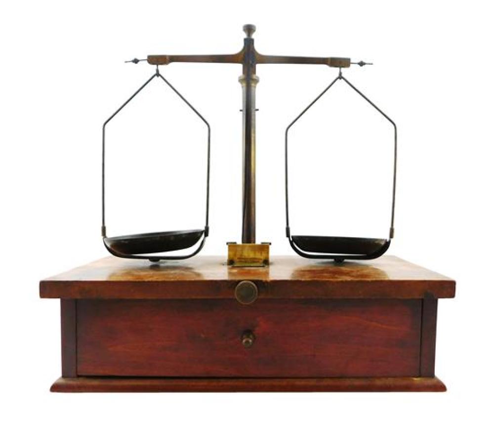 APOTHECARY JEWELER SCALE BY DAUBE &
