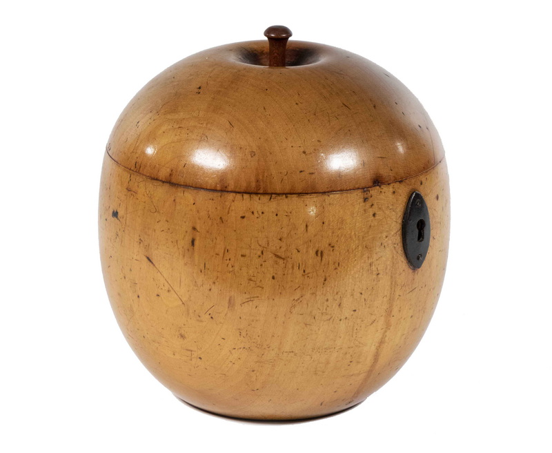 APPLE FORM TEA CADDY Early 19th