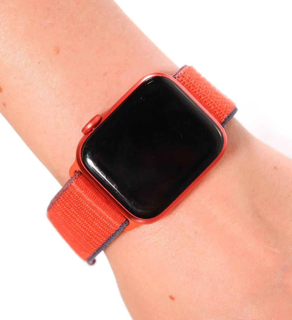 APPLE WATCH SERIES 6 ALUMINUM RED