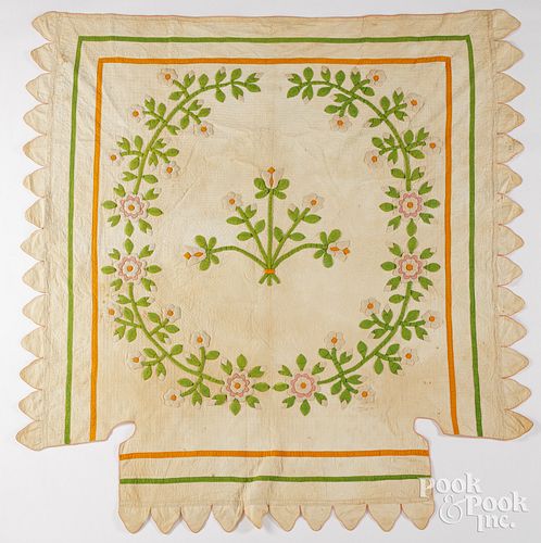 APPLIQUé AND TRAPUNTO FLORAL WREATH