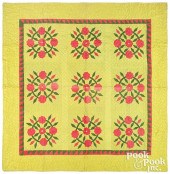 APPLIQUé ROSE WREATH QUILT, CA