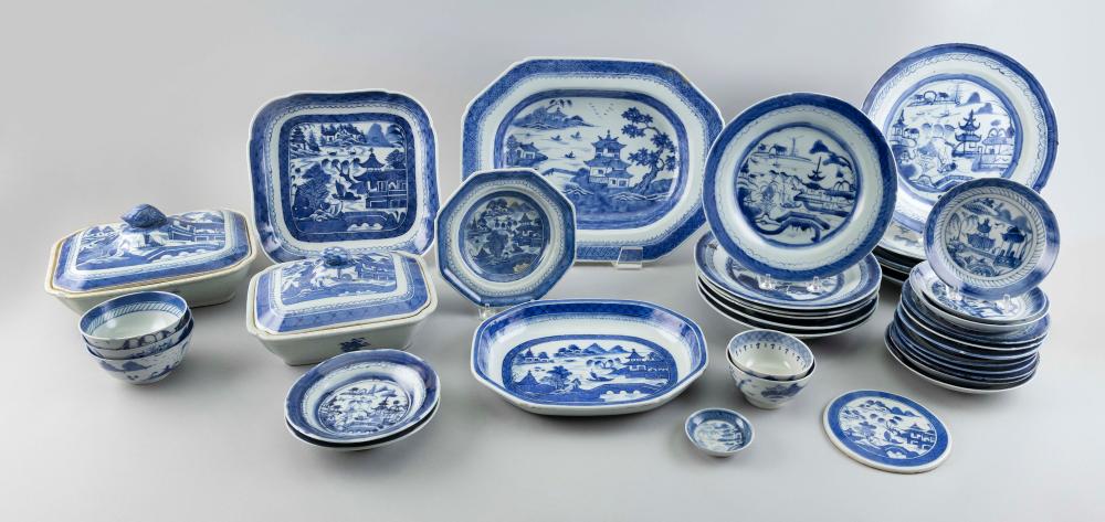 APPROX. 36 CHINESE EXPORT BLUE
