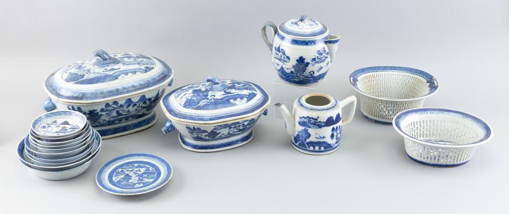 APPROX. SEVENTEEN PIECES OF CHINESE