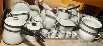 Approx. thirty pieces of vintage
