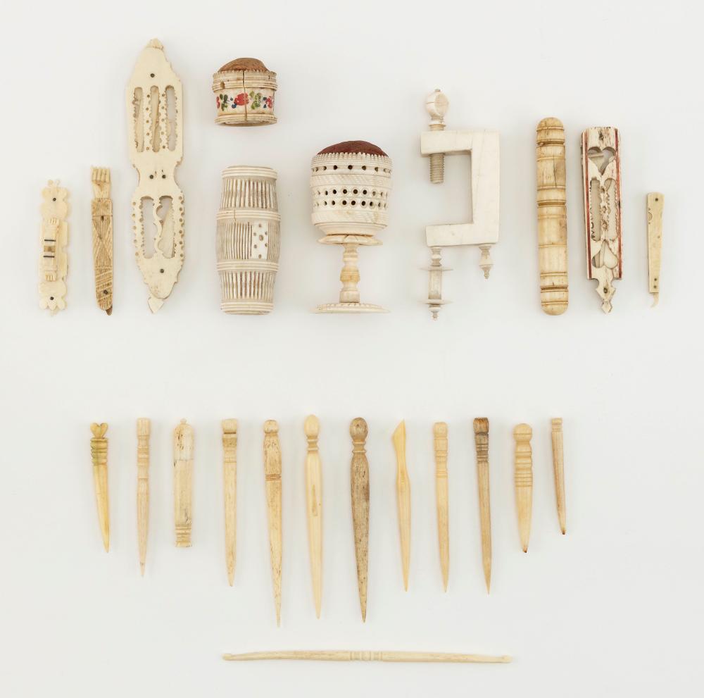 APPROX. TWENTY-THREE BONE SEWING