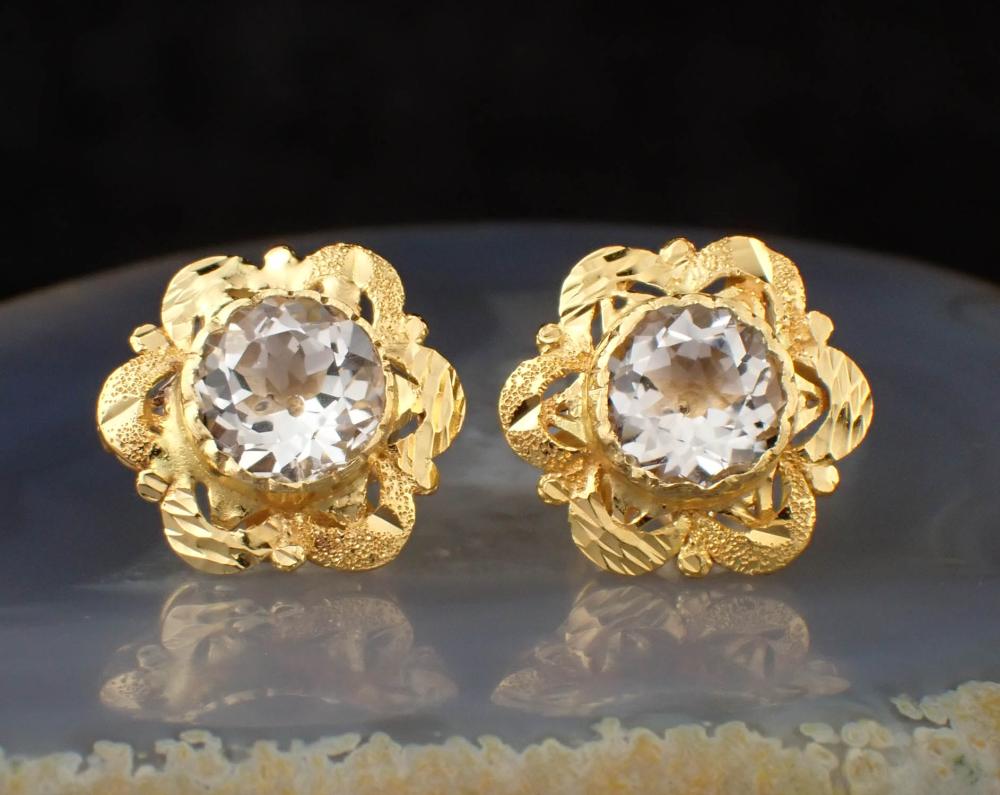 AQUAMARINE AND EIGHTEEN KARAT