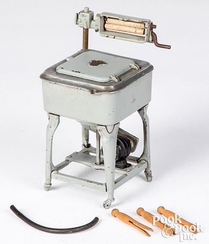 ARCADE CAST IRON MAYTAG WASHING