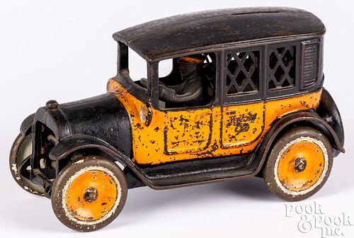 ARCADE CAST IRON YELLOW CAB TAXI