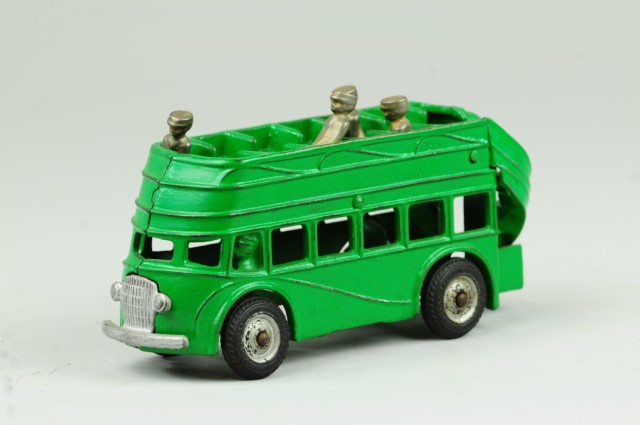 ARCADE DOUBLE DECKER BUS Cast
