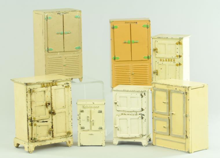 ARCADE ICE BOXES Cast iron varied