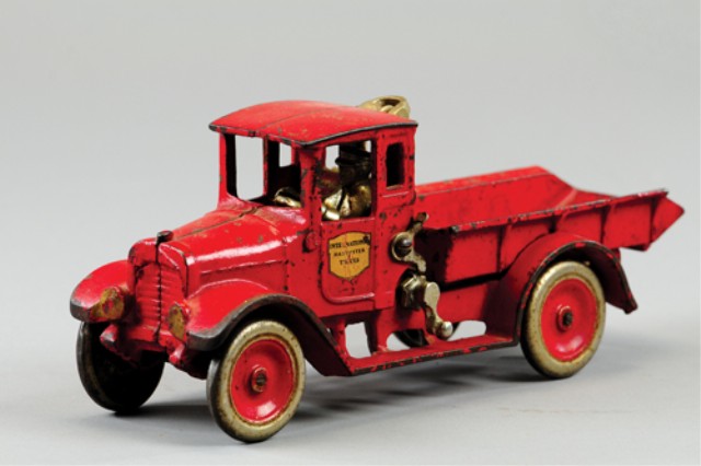ARCADE IH RED DUMP TRUCK Cast