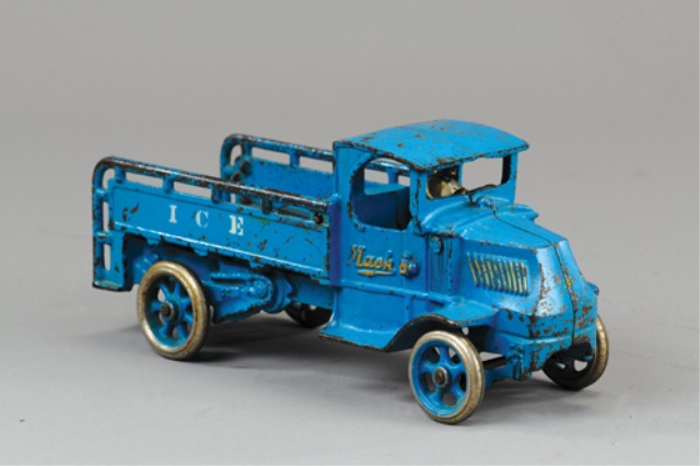 ARCADE MACK ICE TRUCK Cast iron