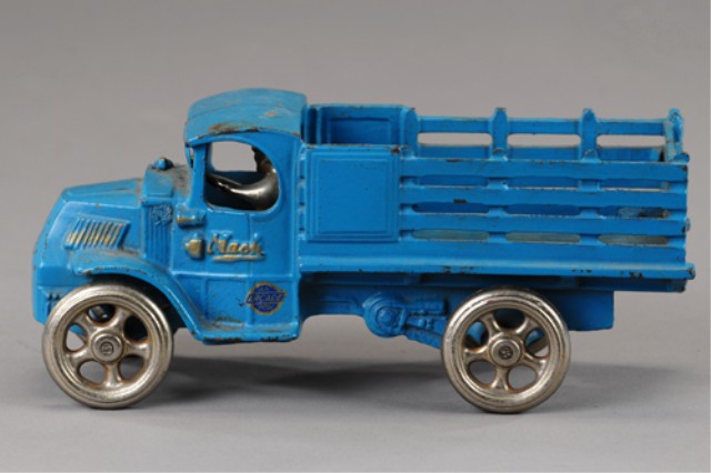 ARCADE MACK STAKE TRUCK Nice