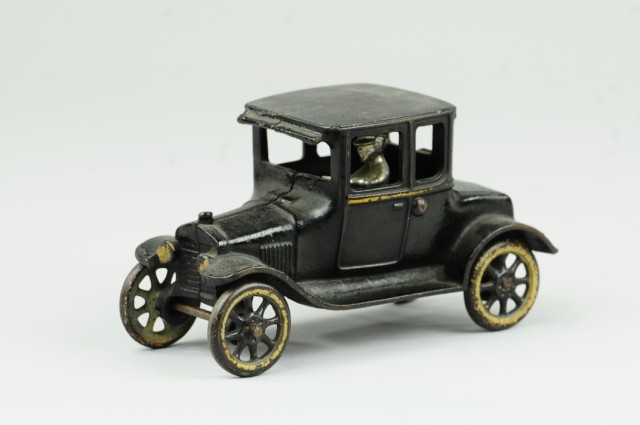 ARCADE MODEL 'T' COUPE Cast iron