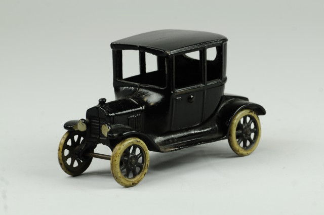 ARCADE MODEL 'T' COUPE Cast iron