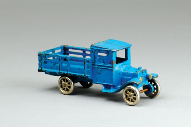 ARCADE MODEL 'T' STAKE TRUCK Cast