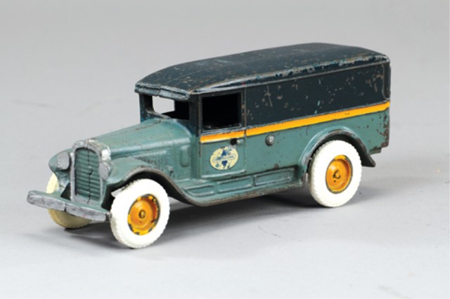 ARCADE TWO TON BLUE IH DELIVERY