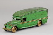 ARCADE WHITE MOVING VAN Cast i