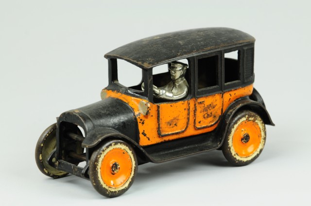 ARCADE YELLOW CAB Cast iron painted