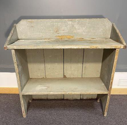 ARCHED SHELF, ENDS ARE BLUISH