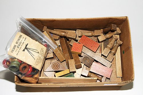 ARCHITECTURAL WOOD TOYSAn