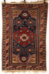 AREA RUG - 3'7'' X 5' 5'' - Ea