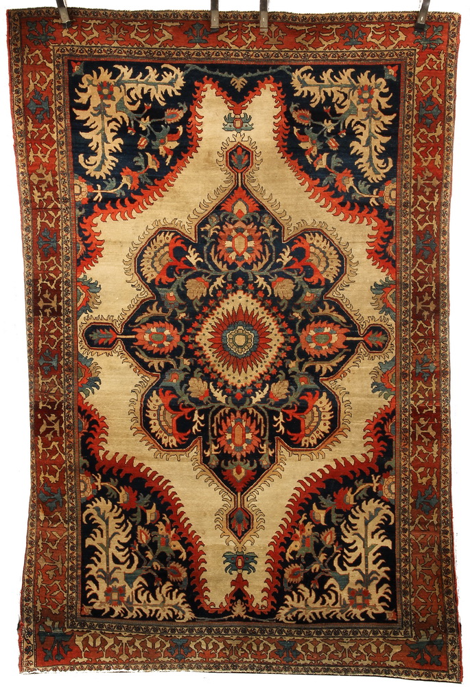 AREA RUG - 4' 4'' x 6' 6'' -