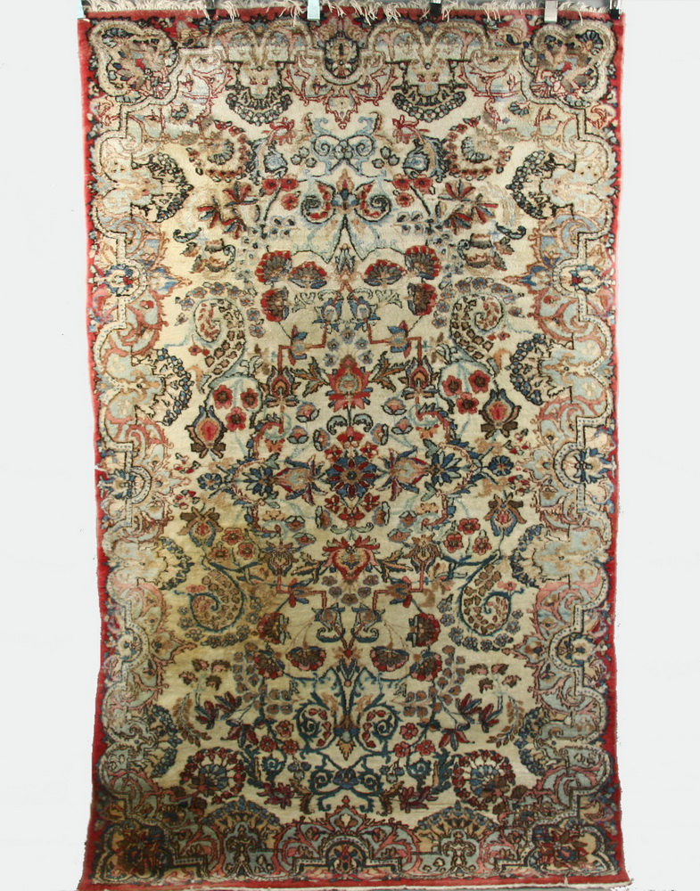 AREA RUG - 4'5'' x 7'8'' - Hand