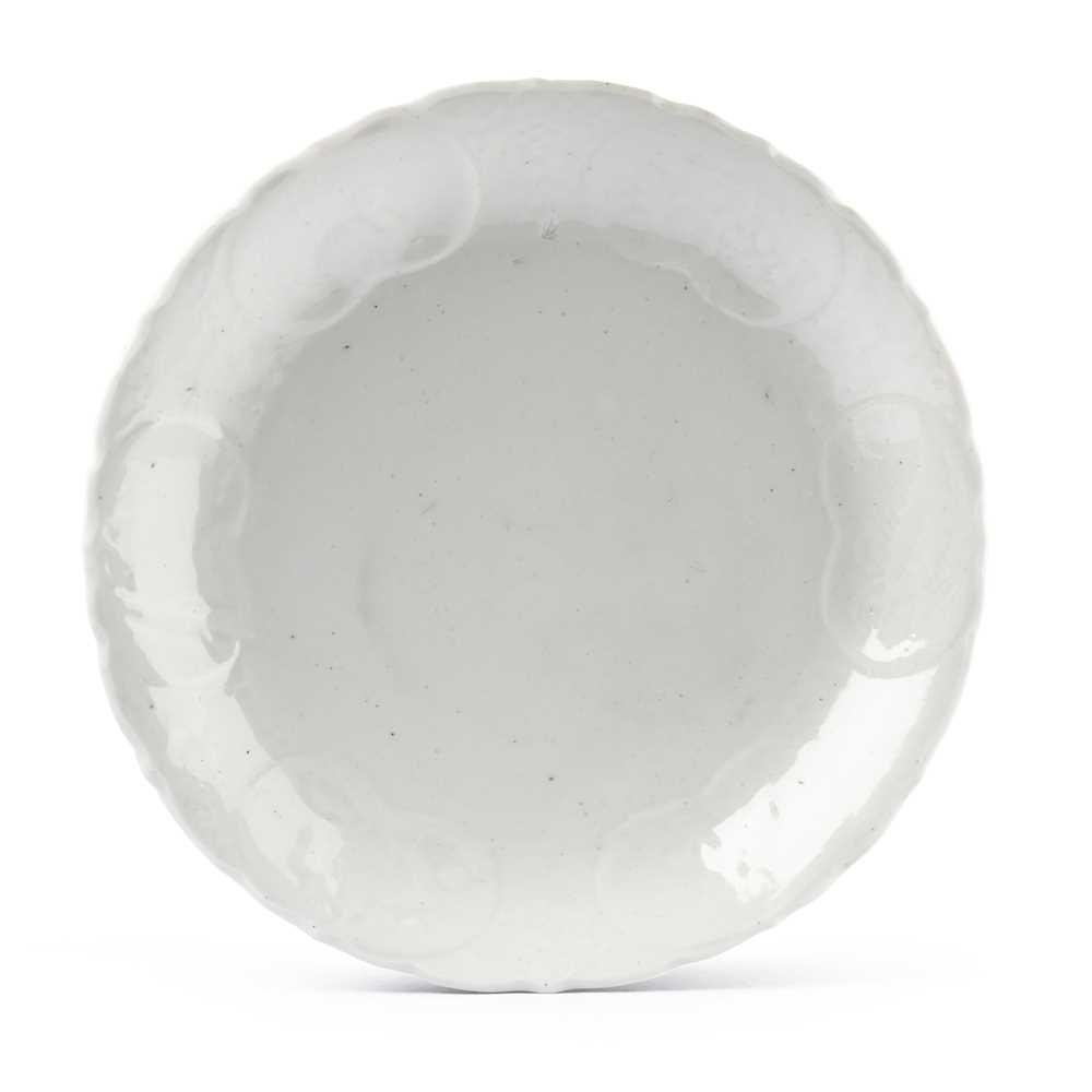 ARITA WHITE-GLAZED DISH EDO PERIOD,