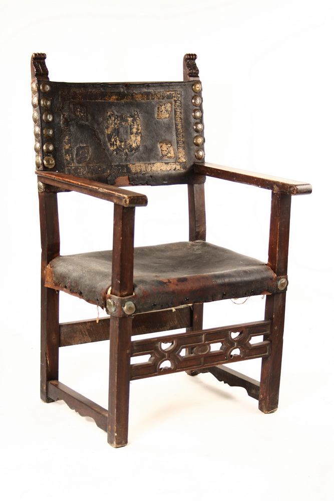 ARM CHAIR - 18th c. Continental arm