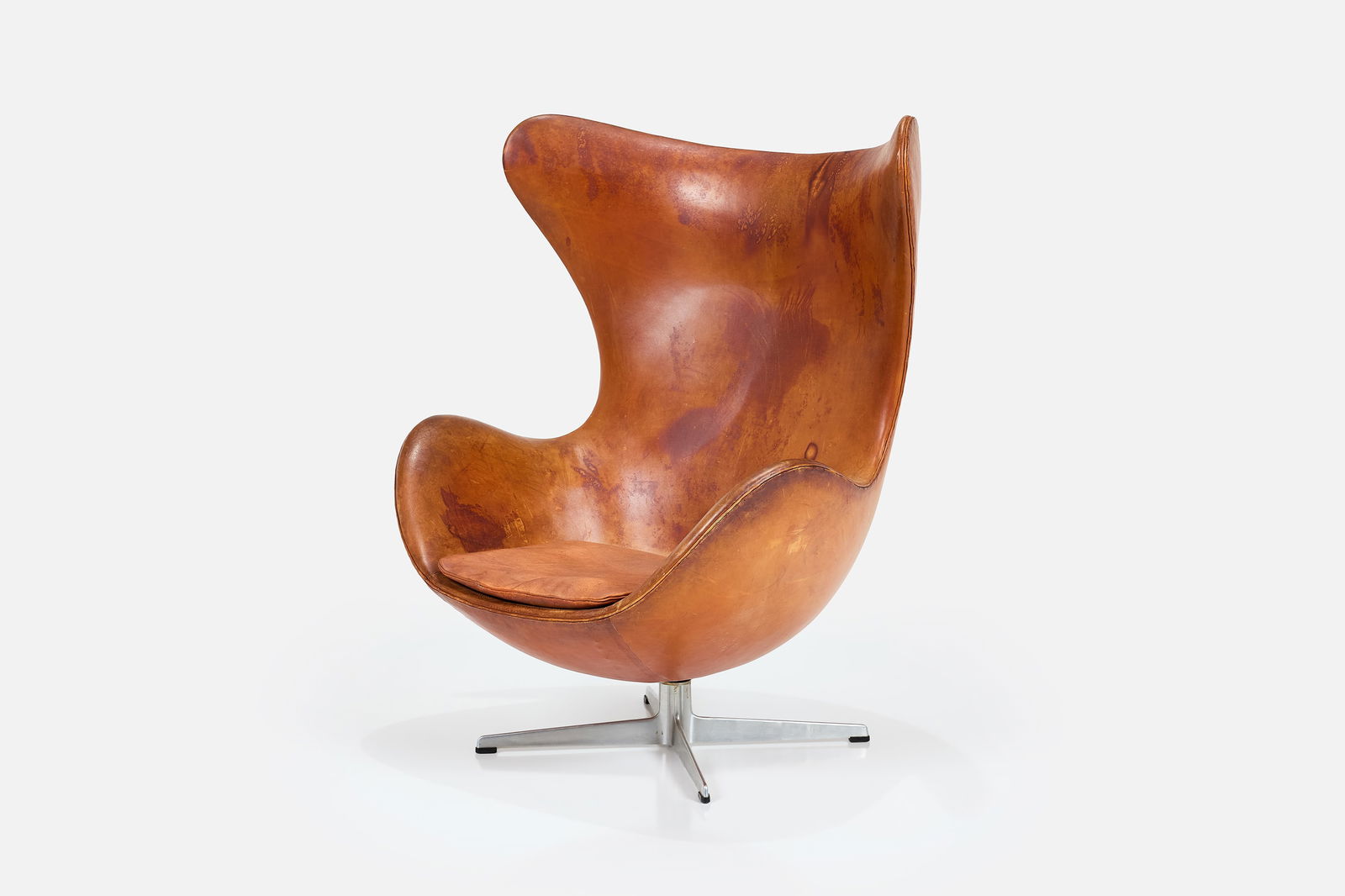 ARNE JACOBSEN, 'EGG' LOUNGE