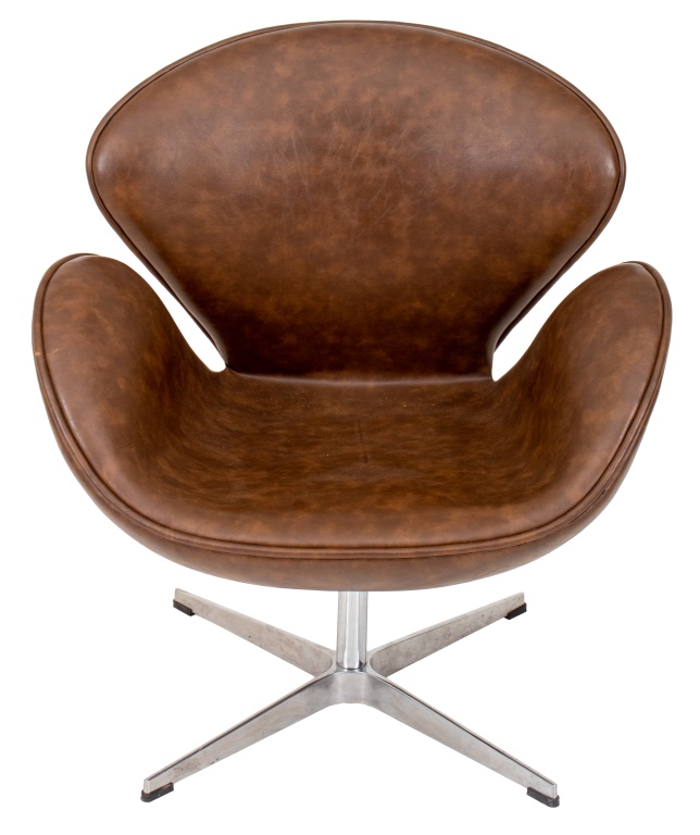 ARNE JACOBSEN FOR FRITZ HANSEN